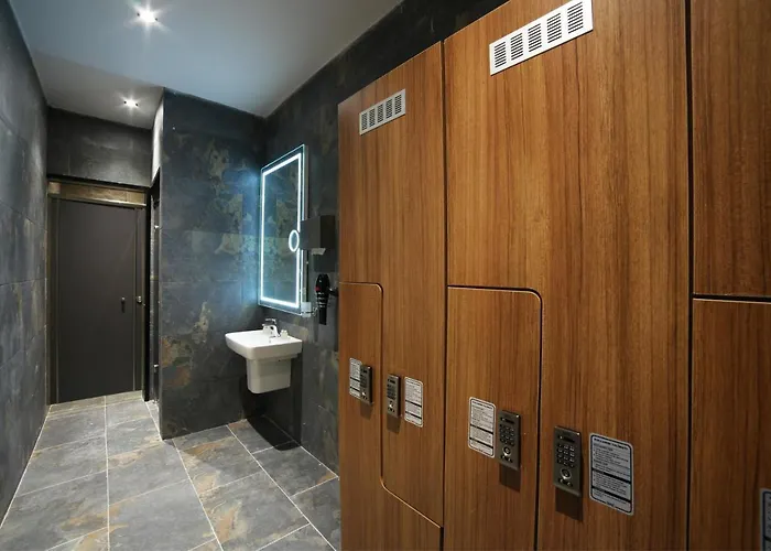 Hotel Pell Palace & 4*