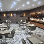 فندق Pell Palace & 4*