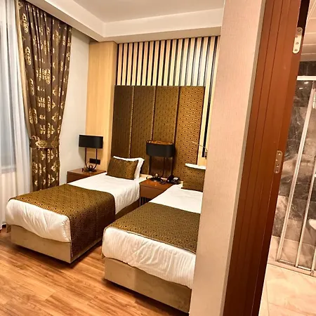 Pell Palace & 4*