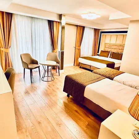 Pell Palace & 4*