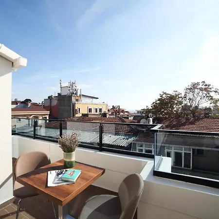 Pell Palace & 호텔