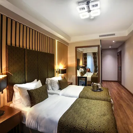 Pell Palace & 호텔 4*