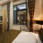 Pell Palace & 4*