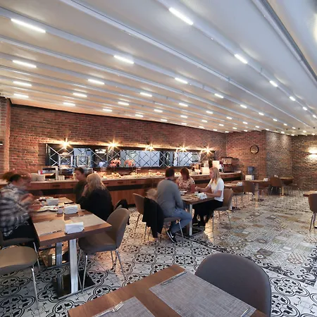 Pell Palace & Hotel 4*