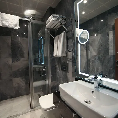 Pell Palace & Ξενοδοχείο 4*
