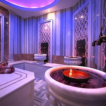 Pell Palace & 4*