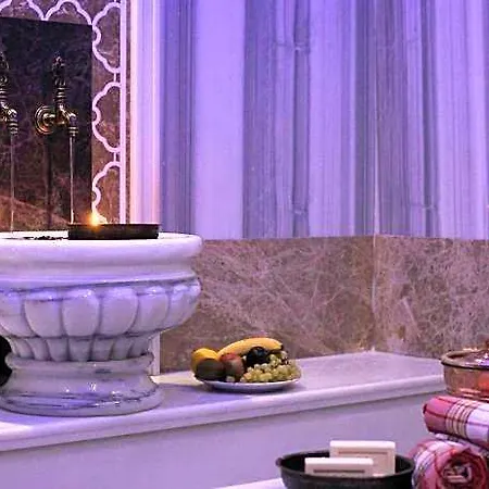Pell Palace & 4*