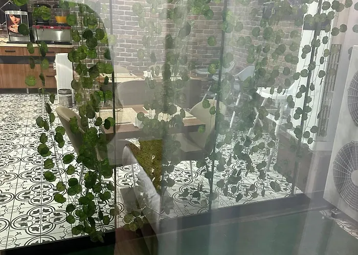 מלון Pell Palace &