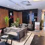 Pell Palace & 酒店 4*