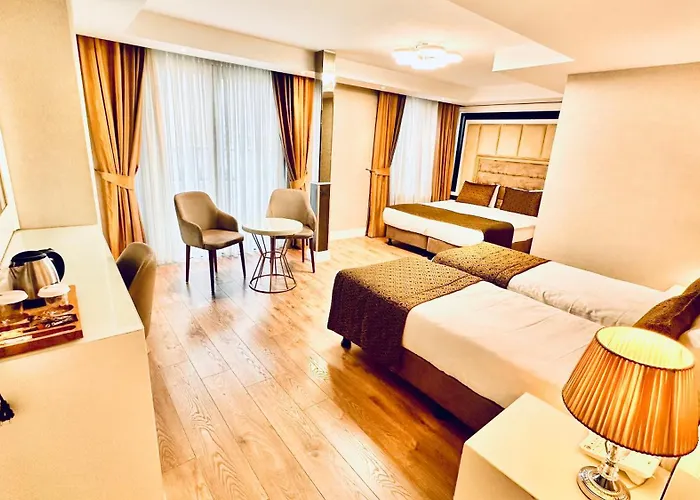 Pell Palace & 4*