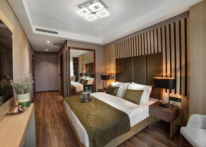 Pell Palace & Hotell 4*