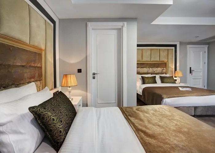 Hotell Pell Palace & 4*