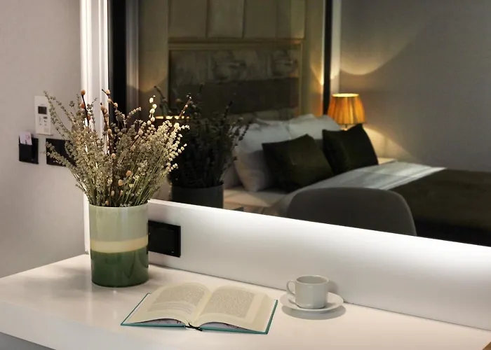 Pell Palace & Hotell